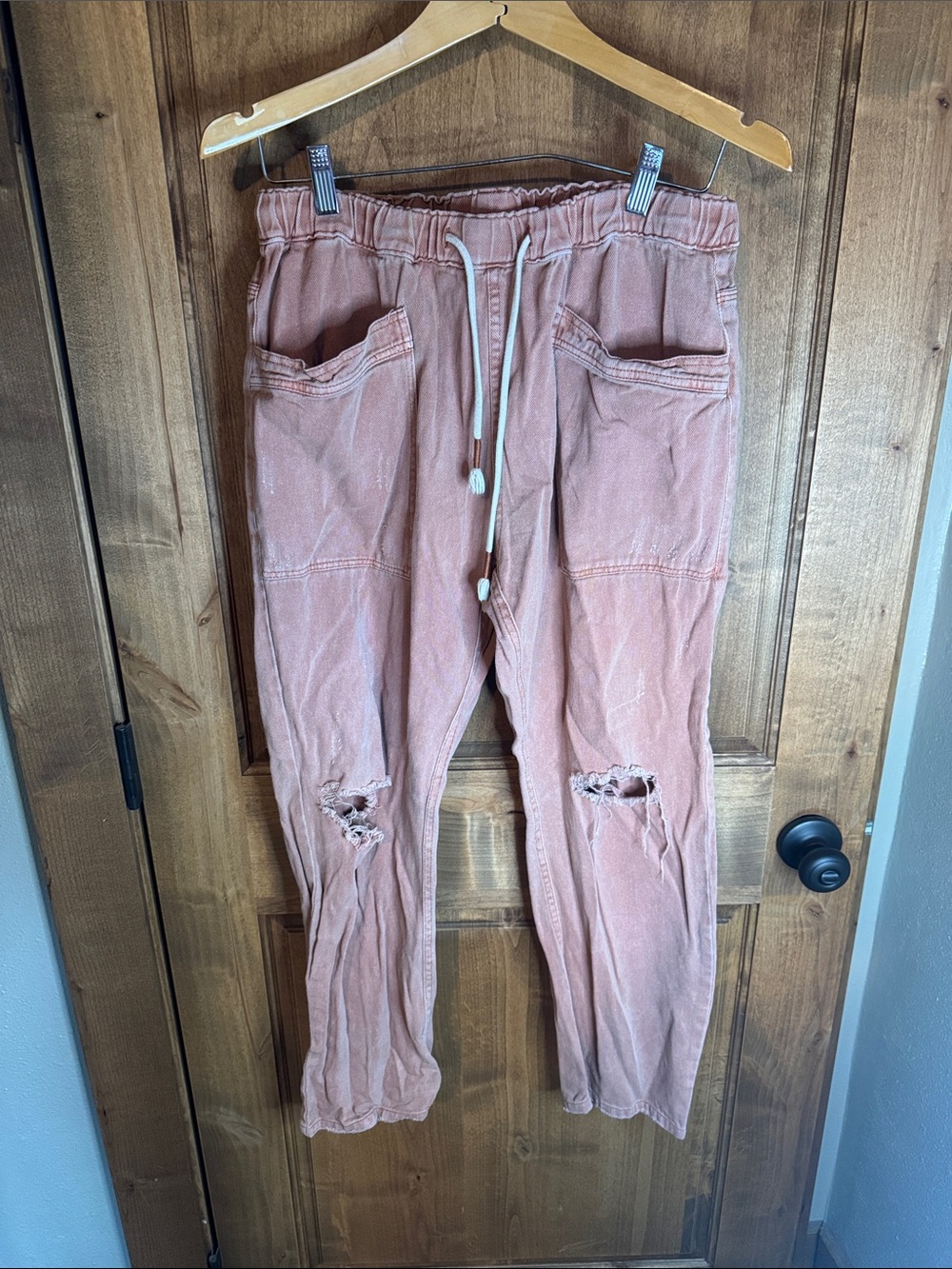 bohme women’s Distressed Drawstring Joggers in Dusty Rose